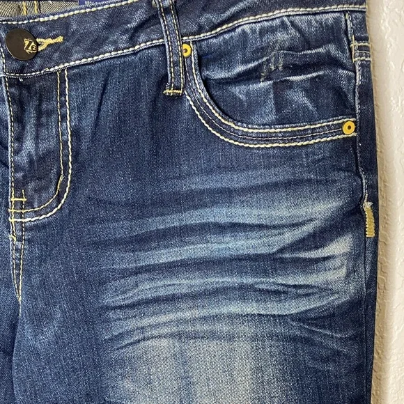 Z2 Jeans Women's Dark Blue Flare Jeans - Picture 5 of 6